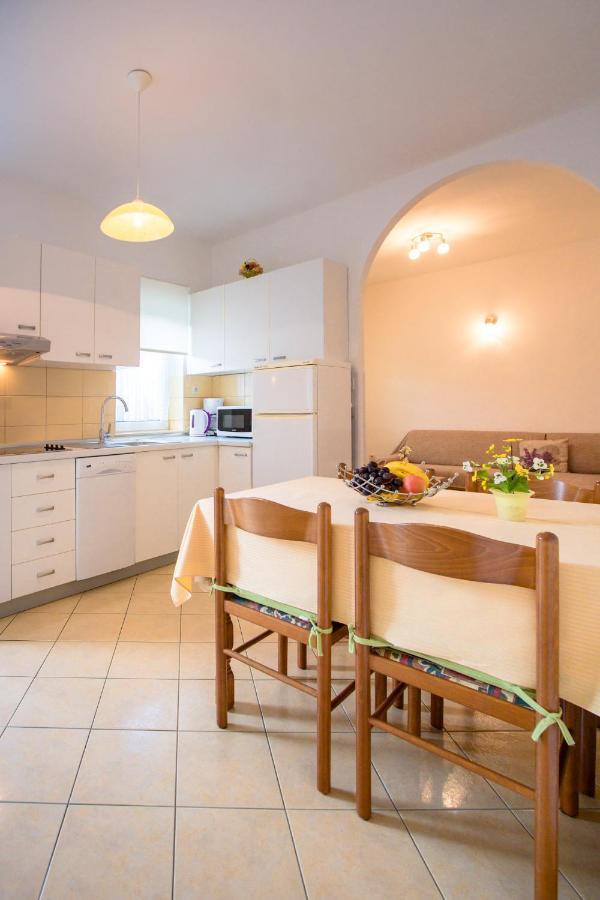 Apartmani Ivan I Ruza Lopar Exterior foto