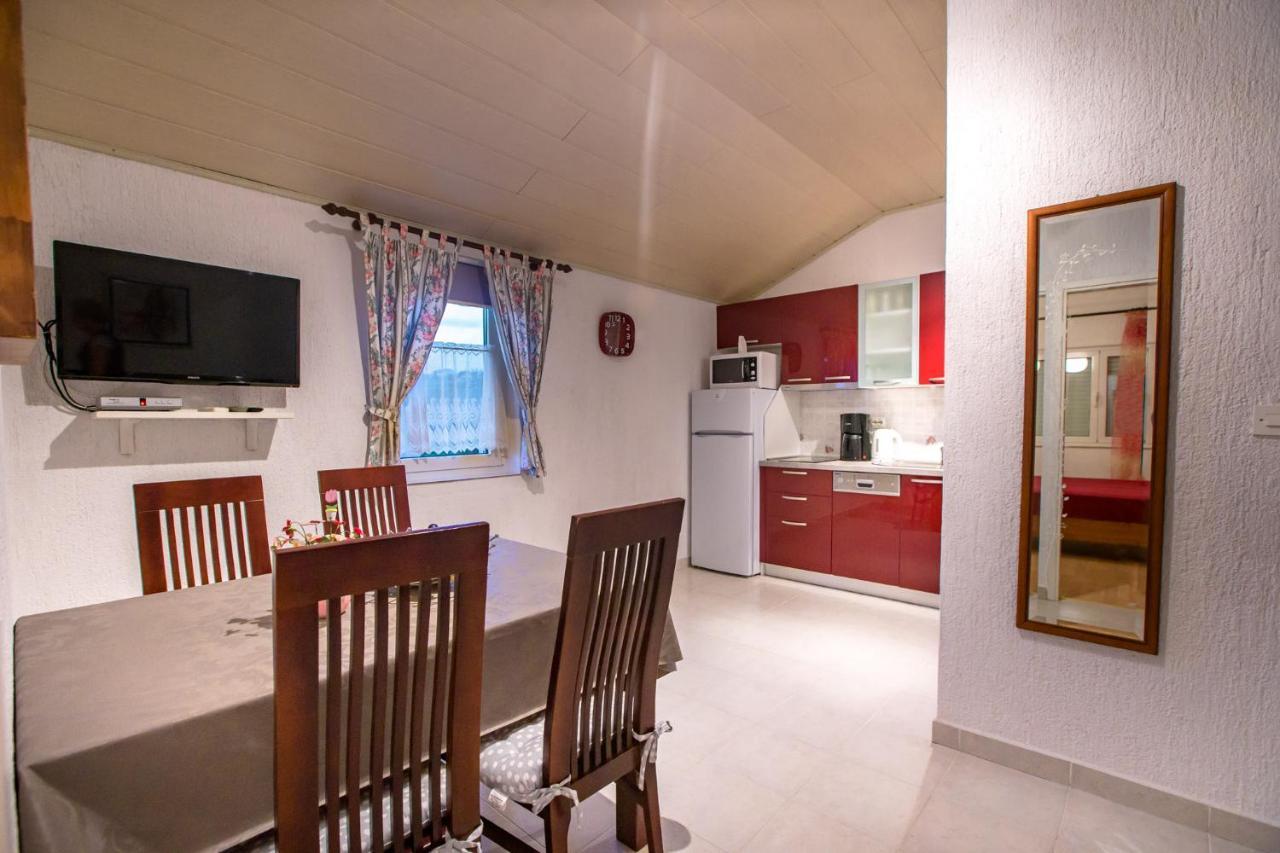 Apartmani Ivan I Ruza Lopar Exterior foto